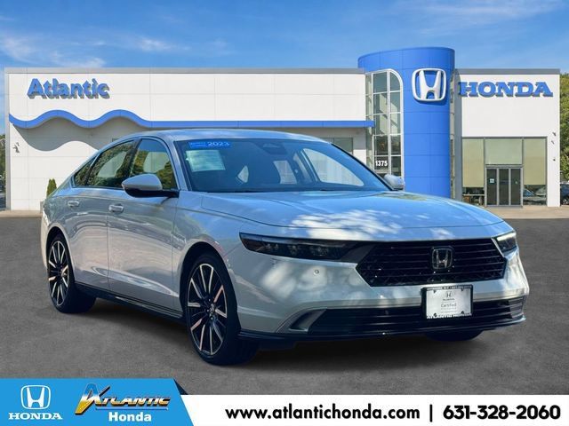 Used 2023 Honda Accord Touring image 1