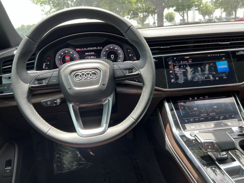 Used 2025 Audi Q8 Premium Plus AWD/4WD image 30