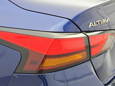 Certified 2023 Nissan Altima 2.5 SR AWD/4WD image 32