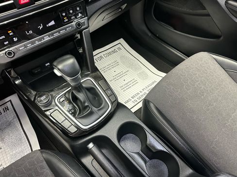 Used 2025 Kia Seltos S FWD image 25