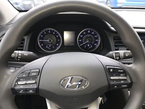 Used 2020 Hyundai Elantra SEL w/ Winter Weather Package image 14