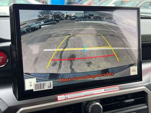 Used 2025 Toyota Tacoma TRD Sport image 31