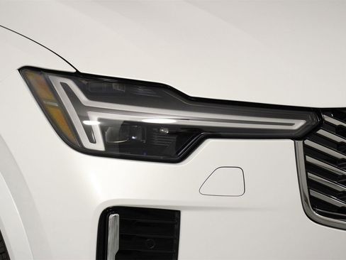 New 2026 Volvo XC90 B6 Plus w/ Protection Package Premier image 14