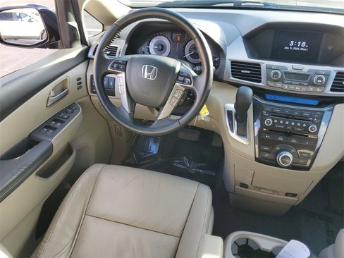 Used 2012 Honda Odyssey Touring image 12