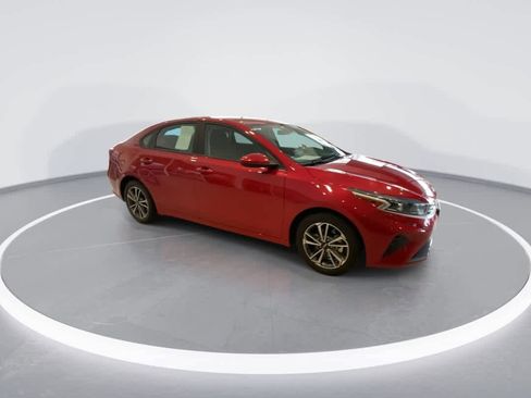 Used 2023 Kia Forte LXS image 2
