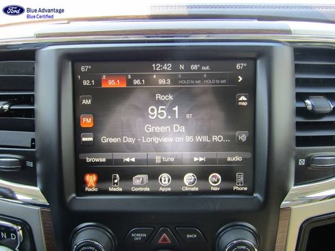 Used 2017 RAM 1500 Laramie w/ Convenience Group AWD/4WD image 19