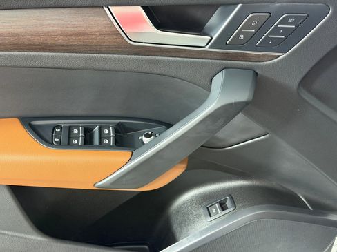 Used 2024 Audi Q5 2.0T Premium image 13