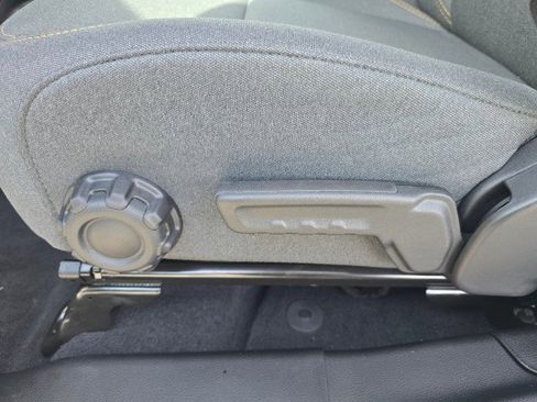 New 2025 Jeep Gladiator Sport image 25