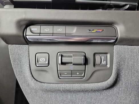 Certified 2026 Cadillac Escalade V AWD/4WD image 32