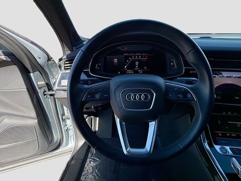 Used 2025 Audi Q7 3.0T Premium Plus AWD/4WD image 39