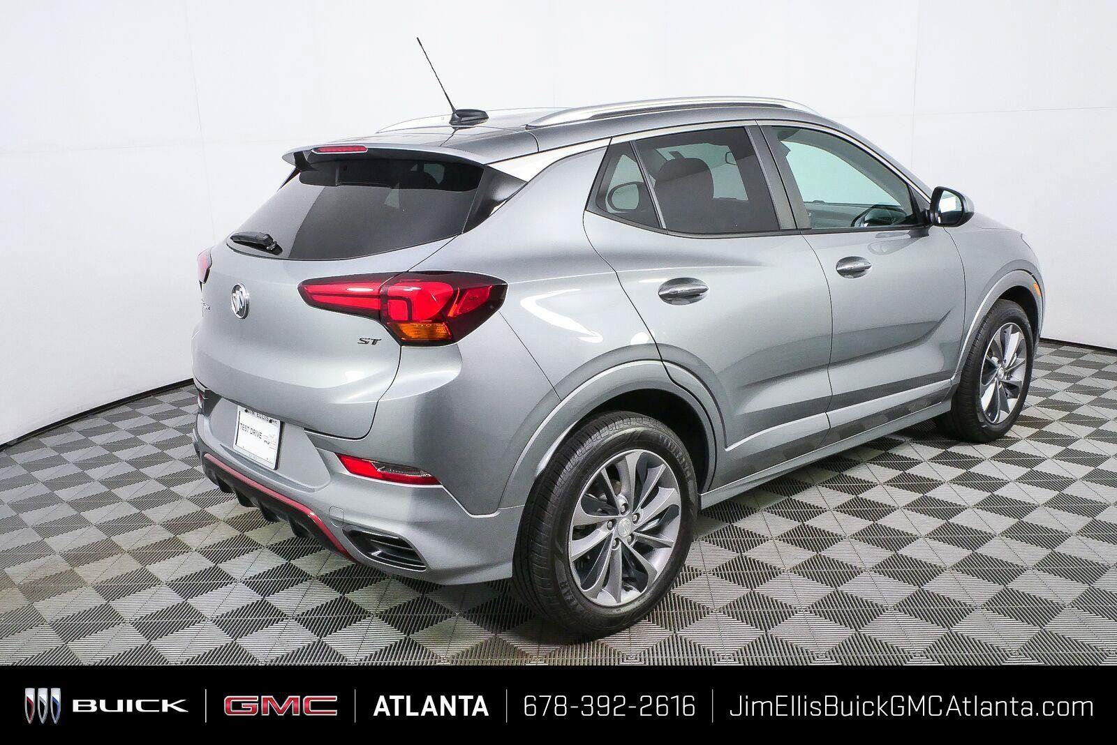 Used 2023 Buick Encore GX Select w/ Sport Touring Package FWD image 3