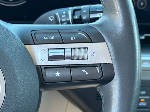 Used 2025 Hyundai Kona SEL image 25