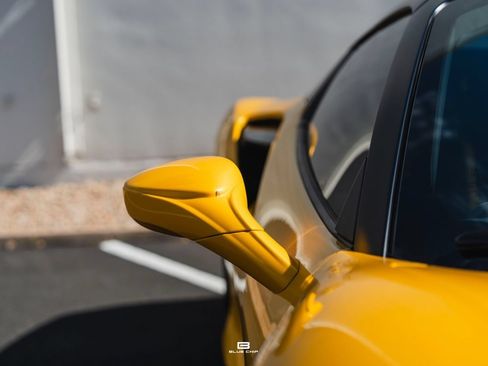 Used 2021 Ferrari F8 Tributo RWD image 11