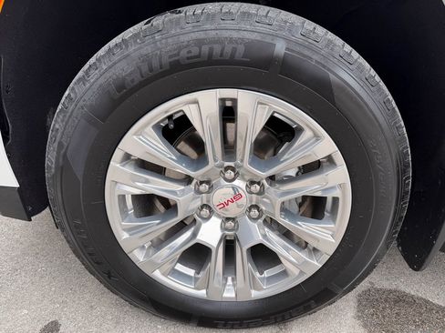 Used 2022 GMC Yukon Denali image 45