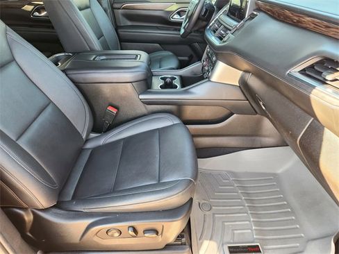 Used 2022 Chevrolet Suburban Z71 w/ Z71 Off-Road Package image 14