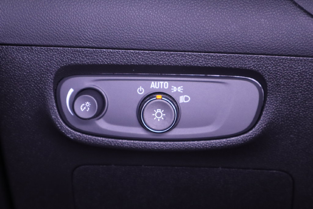 Used 2025 Buick Encore GX Preferred FWD image 25