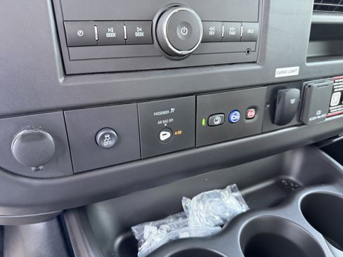 New 2025 Chevrolet Express 4500 w/ Power Convenience Package RWD image 18