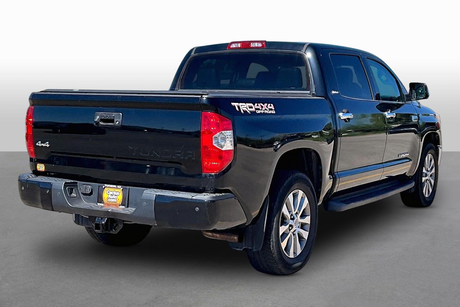 Used 2016 Toyota Tundra Limited w/ Limited Premium Package AWD/4WD image 2