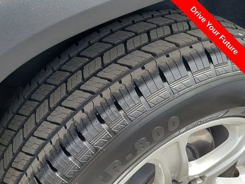 Used 2017 GMC Acadia SLE FWD image 30