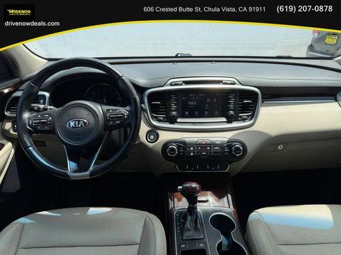 Used 2017 Kia Sorento EX FWD image 18
