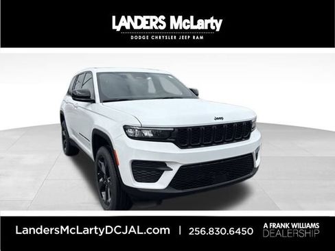 New 2025 Jeep Grand Cherokee Altitude AWD/4WD image 1