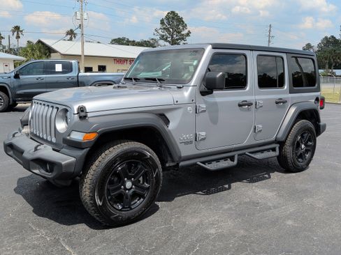 Used 2020 Jeep Wrangler Unlimited Sport S AWD/4WD image 9