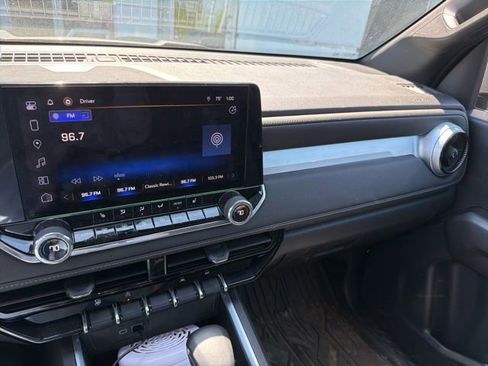 Used 2024 Chevrolet Colorado LT w/ LT Convenience Package III AWD/4WD image 11