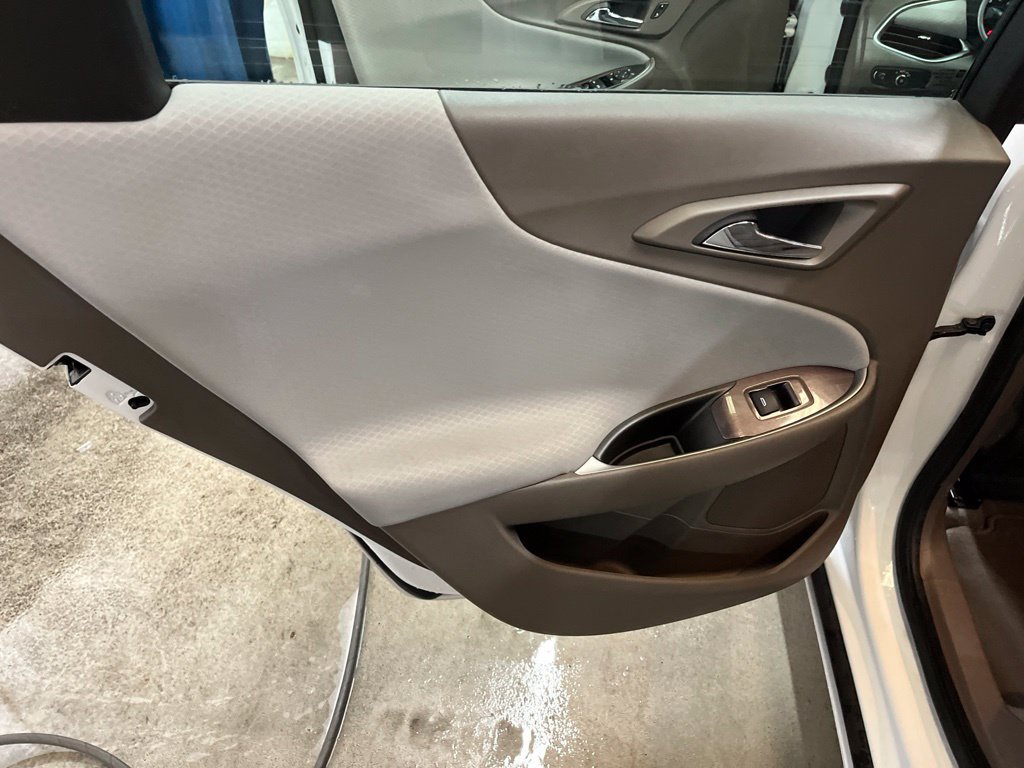 Used 2025 Chevrolet Malibu LT FWD image 25
