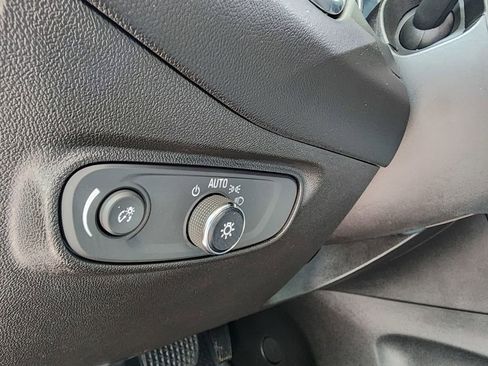 Used 2022 Chevrolet Equinox LT FWD image 19