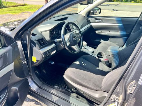 Used 2010 Subaru Outback 2.5i Premium image 12