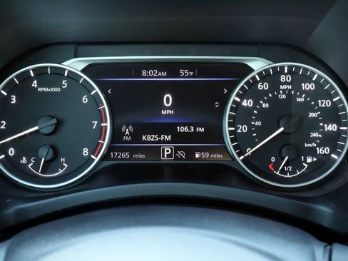 Used 2025 Nissan Sentra SV FWD image 31