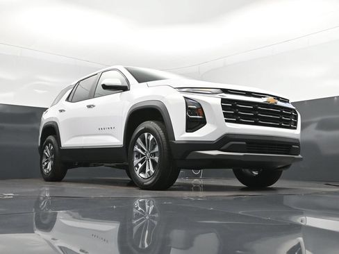 New 2026 Chevrolet Equinox LT w/ Convenience Package II FWD image 45