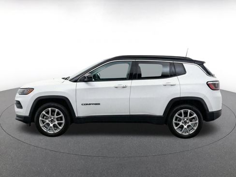 Used 2025 Jeep Compass Limited AWD/4WD image 11