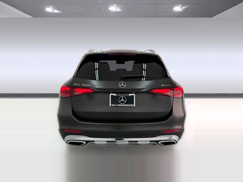 Used 2025 Mercedes-Benz GLC 350e 4MATIC image 9