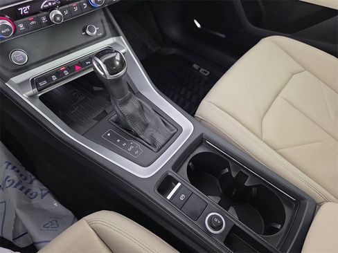 Used 2020 Audi Q3 2.0T Premium Plus w/ Premium Plus Package image 28