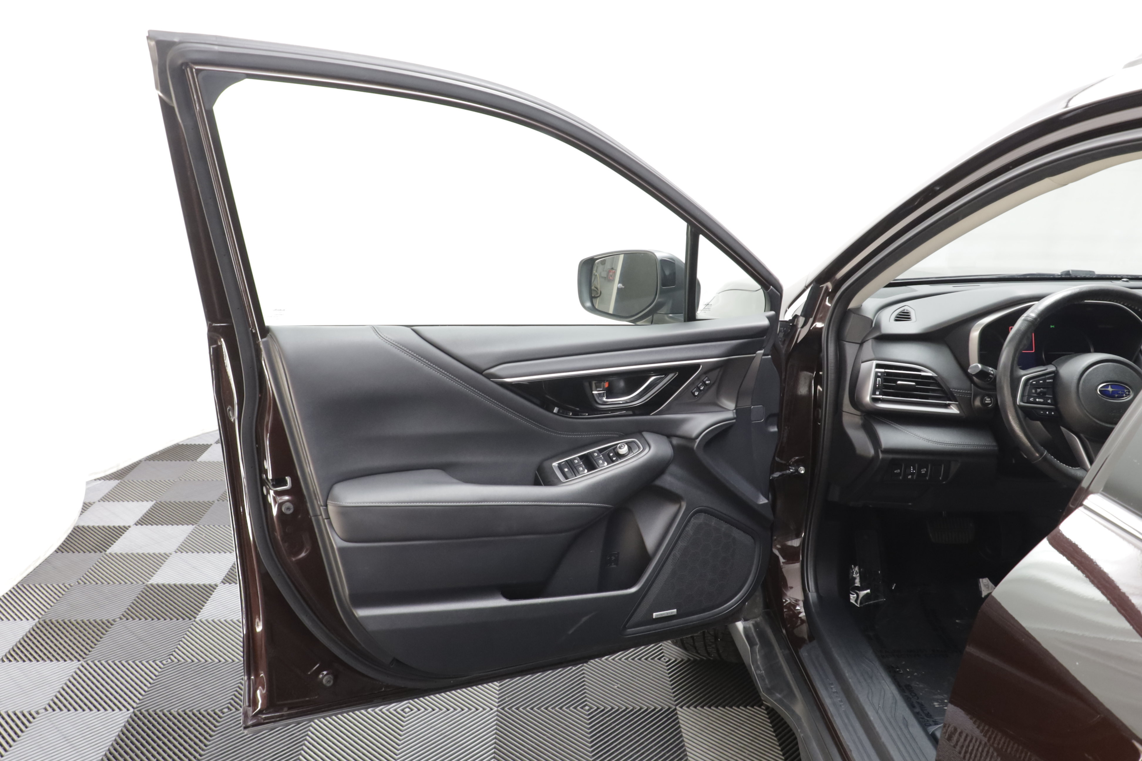 Used 2025 Subaru Outback Limited AWD/4WD image 5