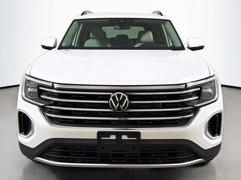 New 2026 Volkswagen Atlas SE FWD image 2