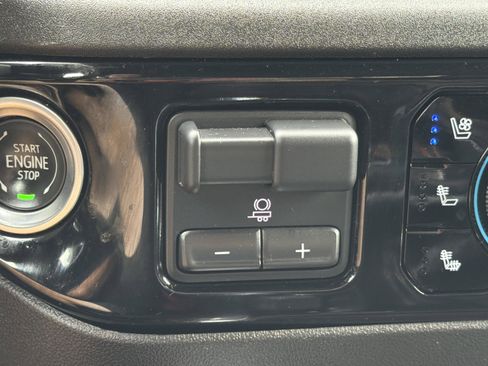 Used 2024 Chevrolet Silverado 1500 High Country w/ Technology Package AWD/4WD image 20