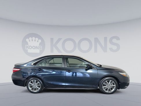 Used 2017 Toyota Camry XLE image 8