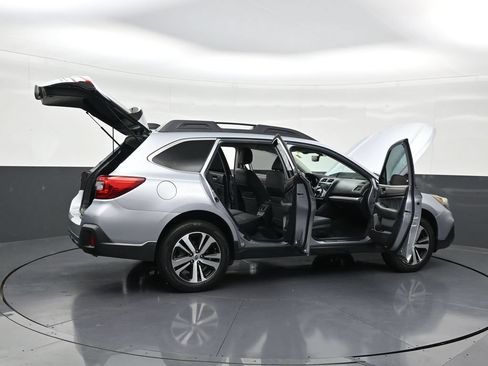 Used 2019 Subaru Outback 3.6R Limited AWD/4WD image 34