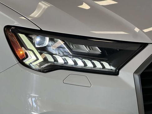Used 2022 Audi Q7 3.0T Premium Plus w/ Premium Plus Package AWD/4WD image 11