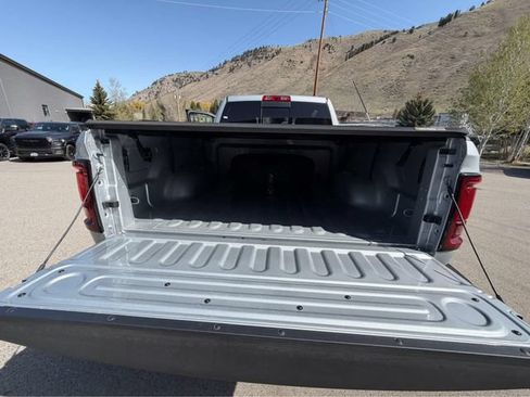 New 2026 RAM 2500 Tradesman AWD/4WD image 39