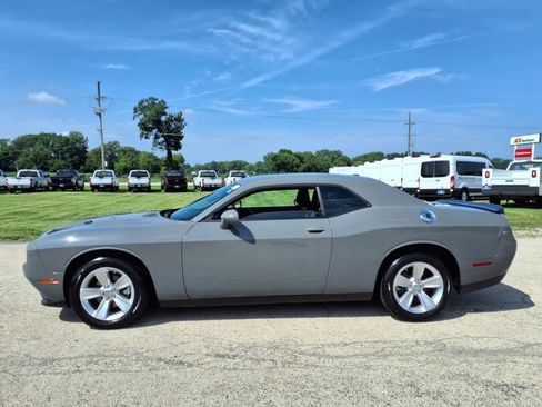 Used 2023 Dodge Challenger SXT image 6