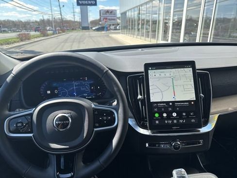 Certified 2025 Volvo XC90 B6 Plus image 21