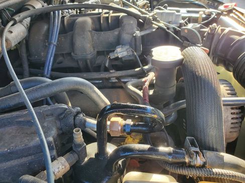 Used 2001 Ford Explorer Sport image 33