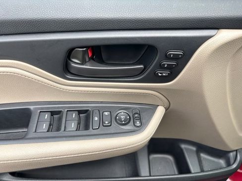 Used 2024 Honda Odyssey EX-L image 18