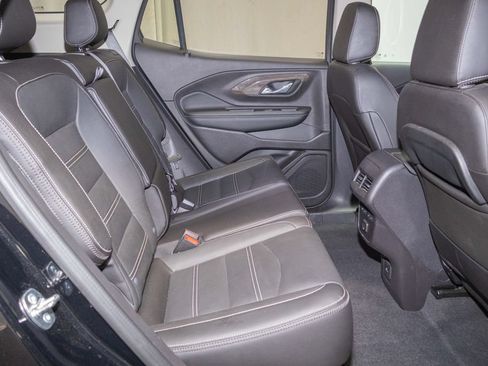 Used 2024 GMC Terrain Denali w/ Denali Premium Package AWD/4WD image 5