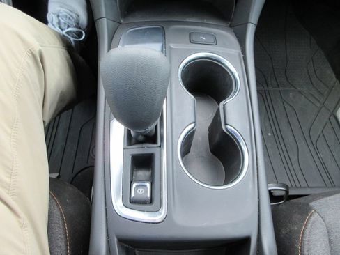 Used 2024 Chevrolet Equinox LT w/ LPO, Floor Liner Package FWD image 27