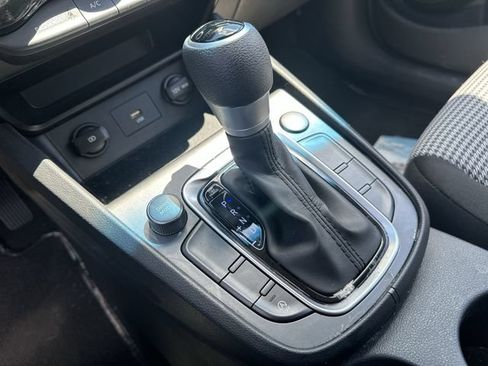 Used 2022 Hyundai Kona SE FWD image 18