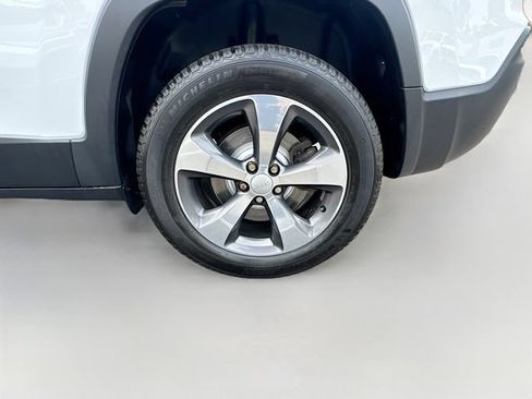 Used 2020 Jeep Cherokee Limited AWD/4WD image 35